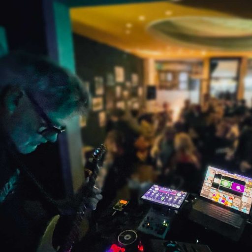 WALDRAUSCHEN beim Nachtwandel at Strümpfe the Supper Art Club, Foto: Andreas Durst